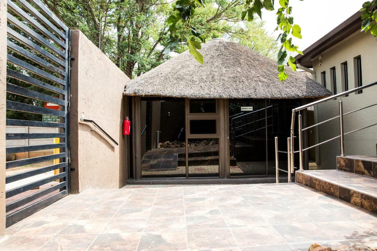 A-Z Boutique Guesthouse Windhoek Exterior photo
