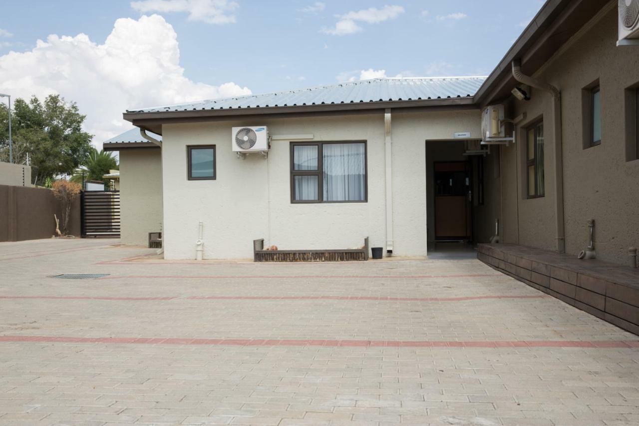 A-Z Boutique Guesthouse Windhoek Exterior photo